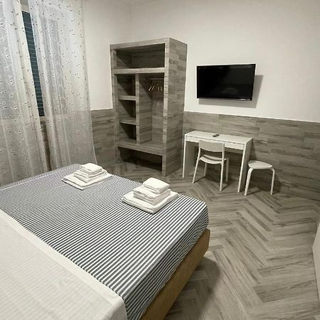 Holiday Rooms رو المظهر الخارجي الصورة