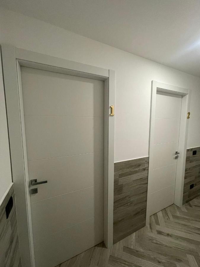 Holiday Rooms رو المظهر الخارجي الصورة