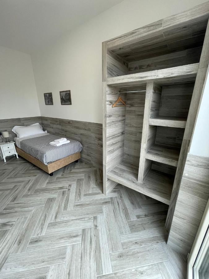 Holiday Rooms رو المظهر الخارجي الصورة