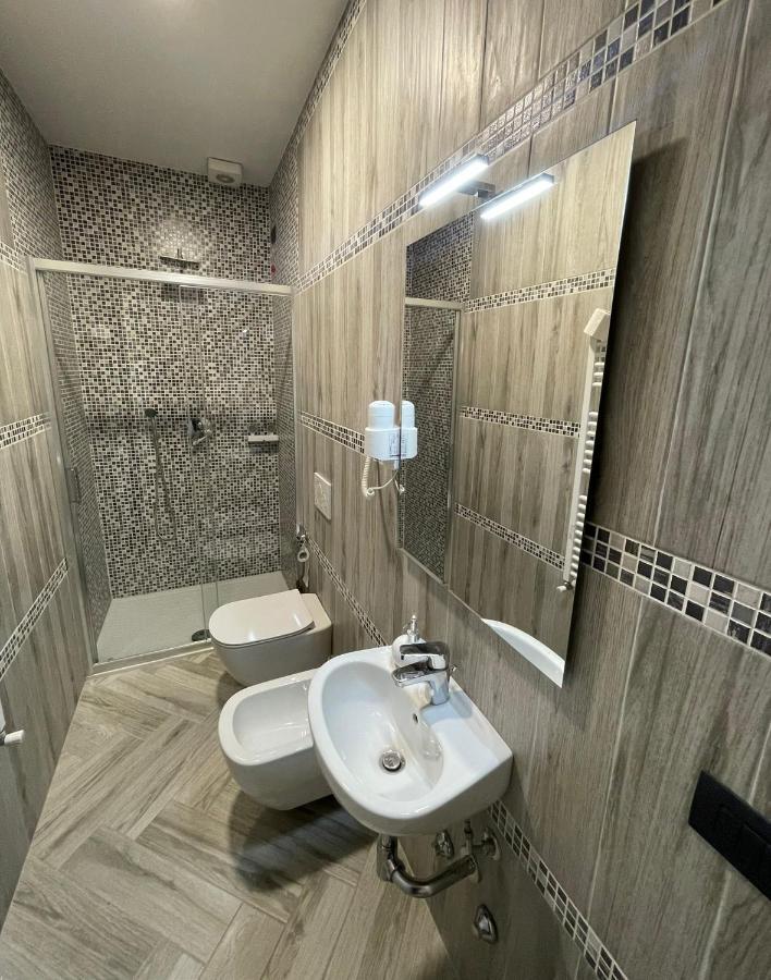 Holiday Rooms رو المظهر الخارجي الصورة